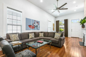 Cozy and Charming House with Luxury Amenities